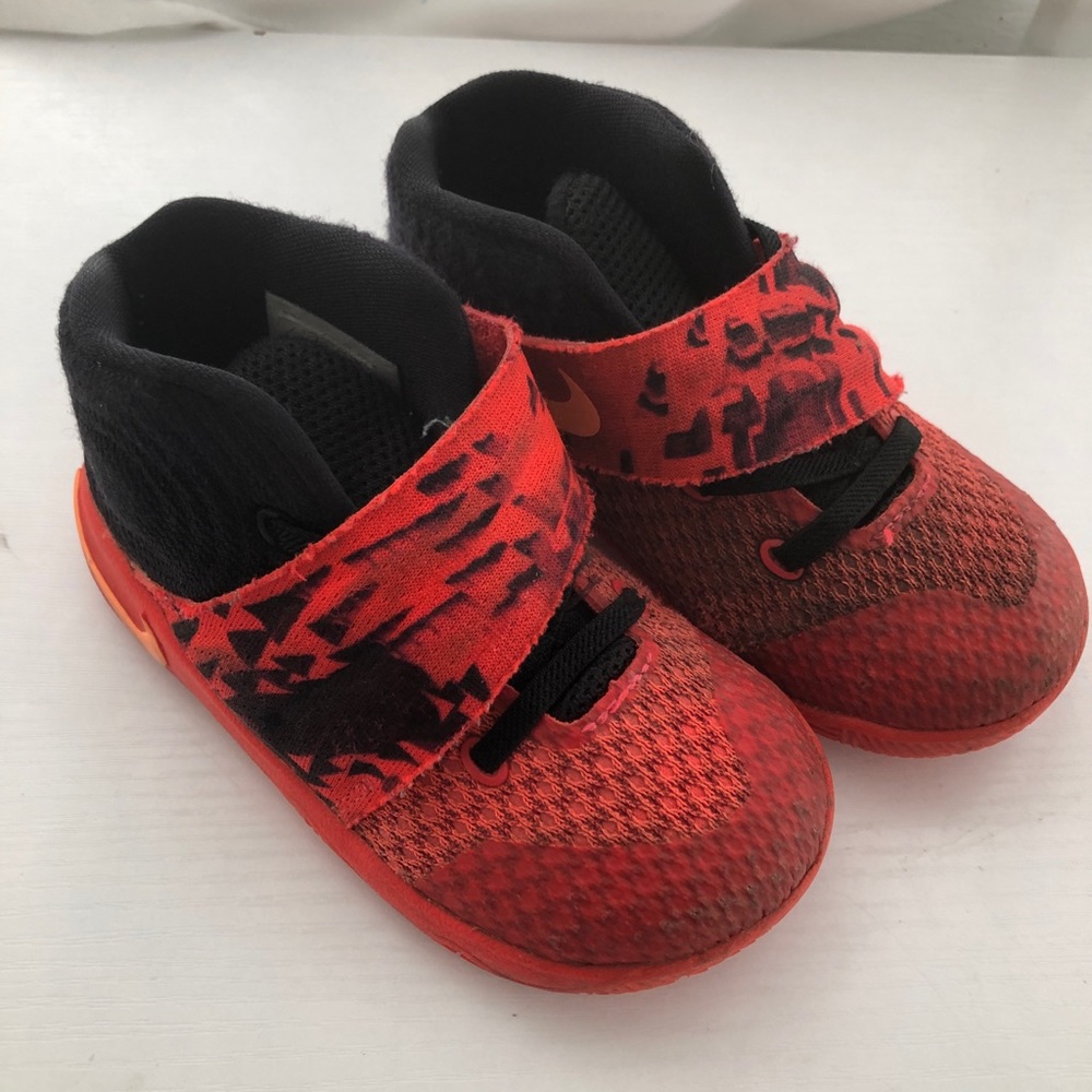 Nike Toddler Boy Sneakers Red with black size 8c